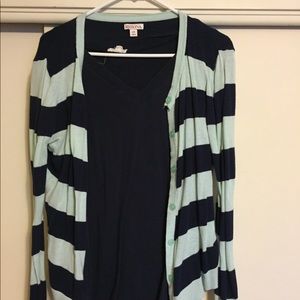 V-neck and button light weight sweater